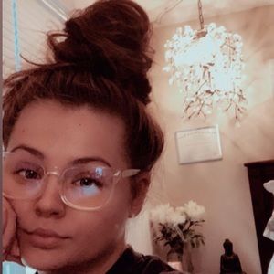 Meet your Posher, Corinne